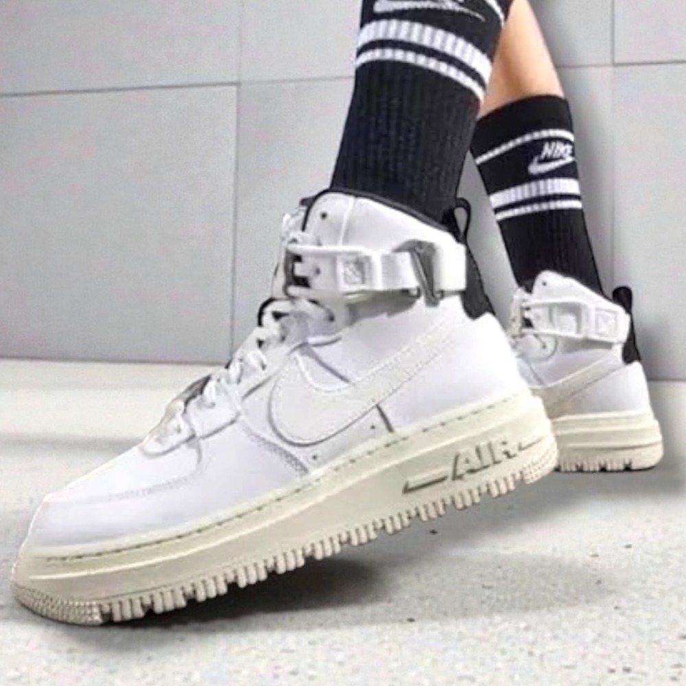Nike Air Force 1 Womens White High Top Utility 2.0 DC3584-100 Sneakers Size 7.5
